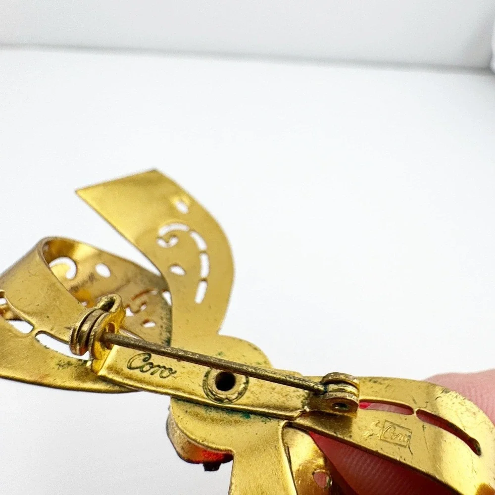 Vintage Coro Gold‎ Tone Filigree Bow Brooch Pin Amber Rhinestone Center